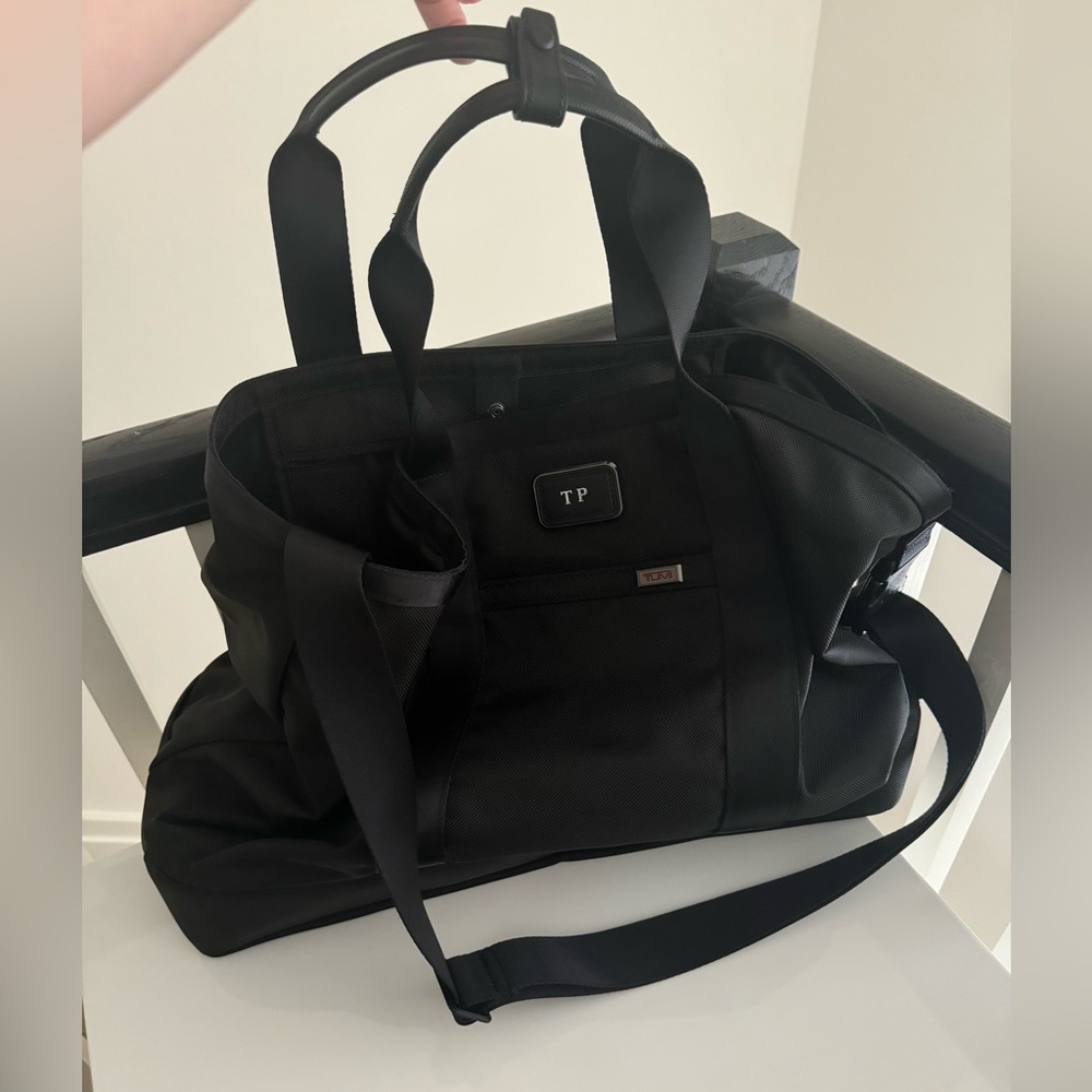 Tumi ALPHA Carryall Tote BRAND NEW WITH TAGS